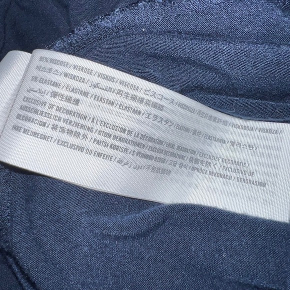 Hollister Womens Navy Blue‎ Red White Stripe V Neck Easy Tee Shirt Size M Logo - Picture 10 of 10